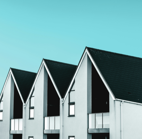 Dachy domów bliźniaczych po usługach dekarskich